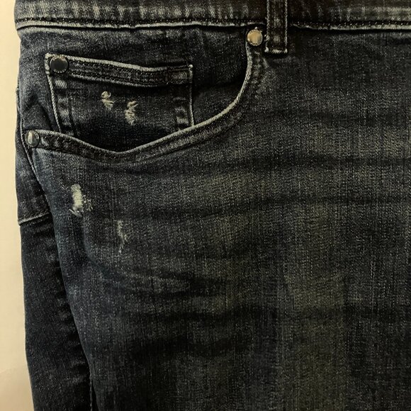 Torrid Women's Jeans Bombshell Skinny Size 26 Blue Dark Wash Super Soft Stretch - Picture 2 of 7